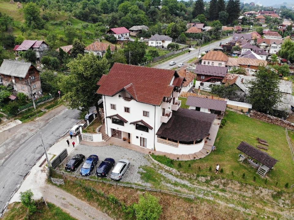 Heaven Guesthouse Корбени Екстериор снимка