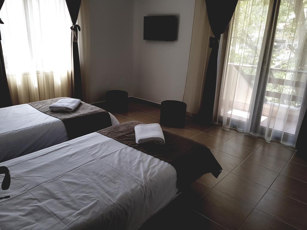 Heaven Guesthouse Корбени Екстериор снимка