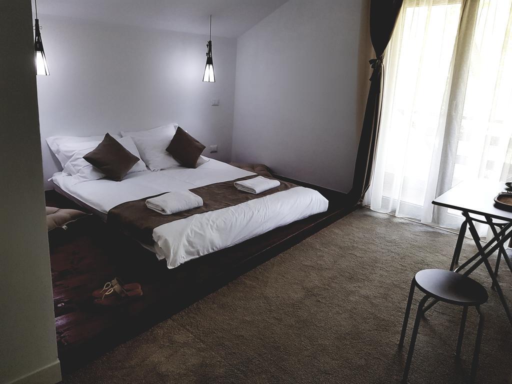 Heaven Guesthouse Корбени Екстериор снимка