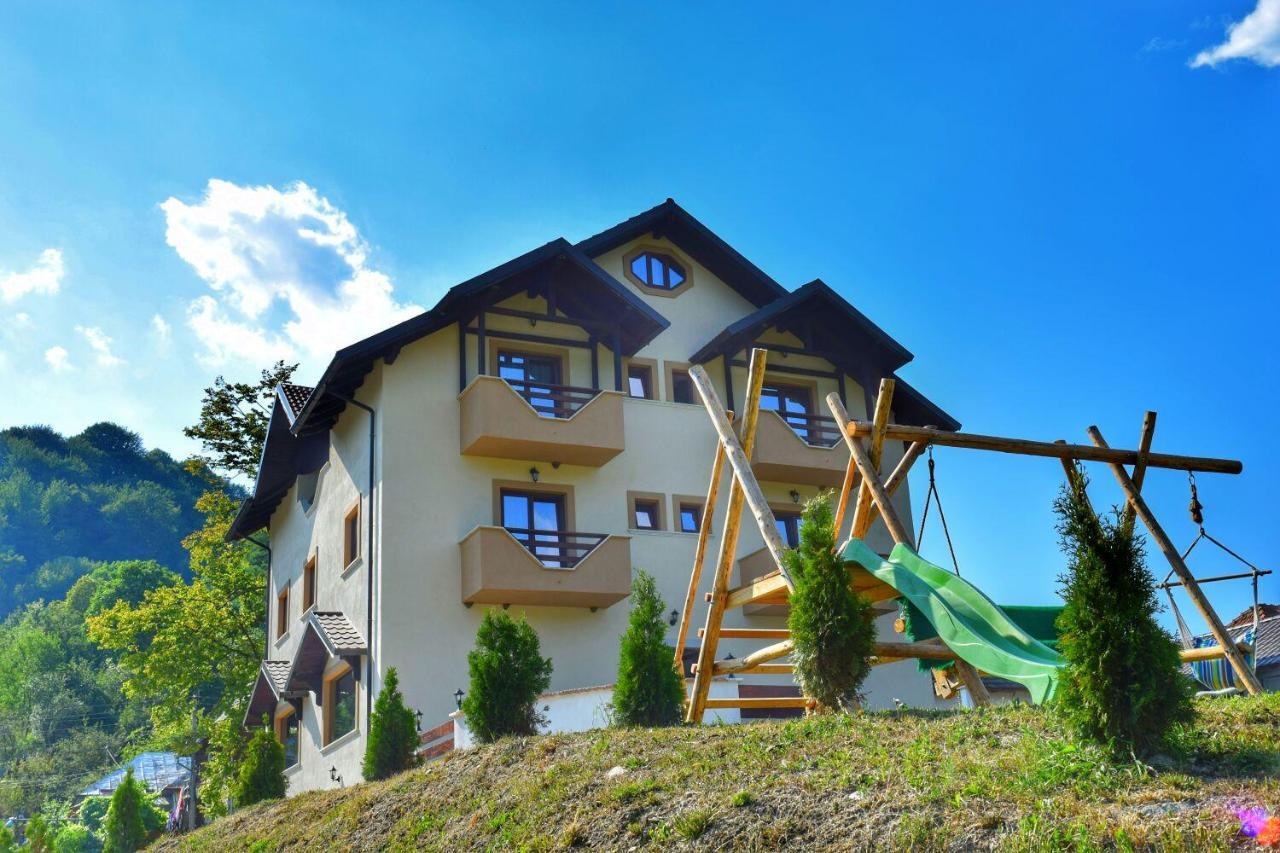 Heaven Guesthouse Корбени Екстериор снимка