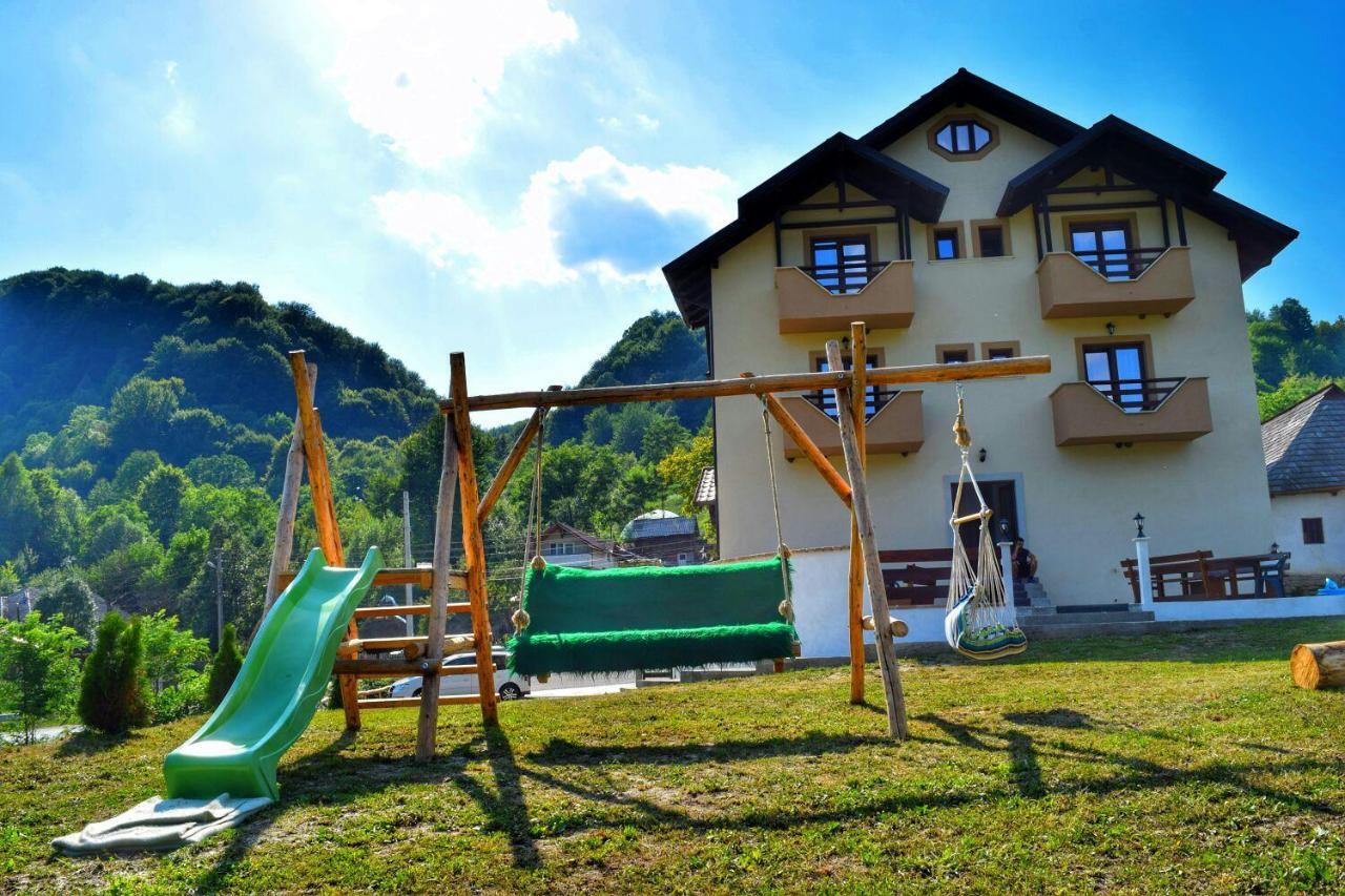 Heaven Guesthouse Корбени Екстериор снимка